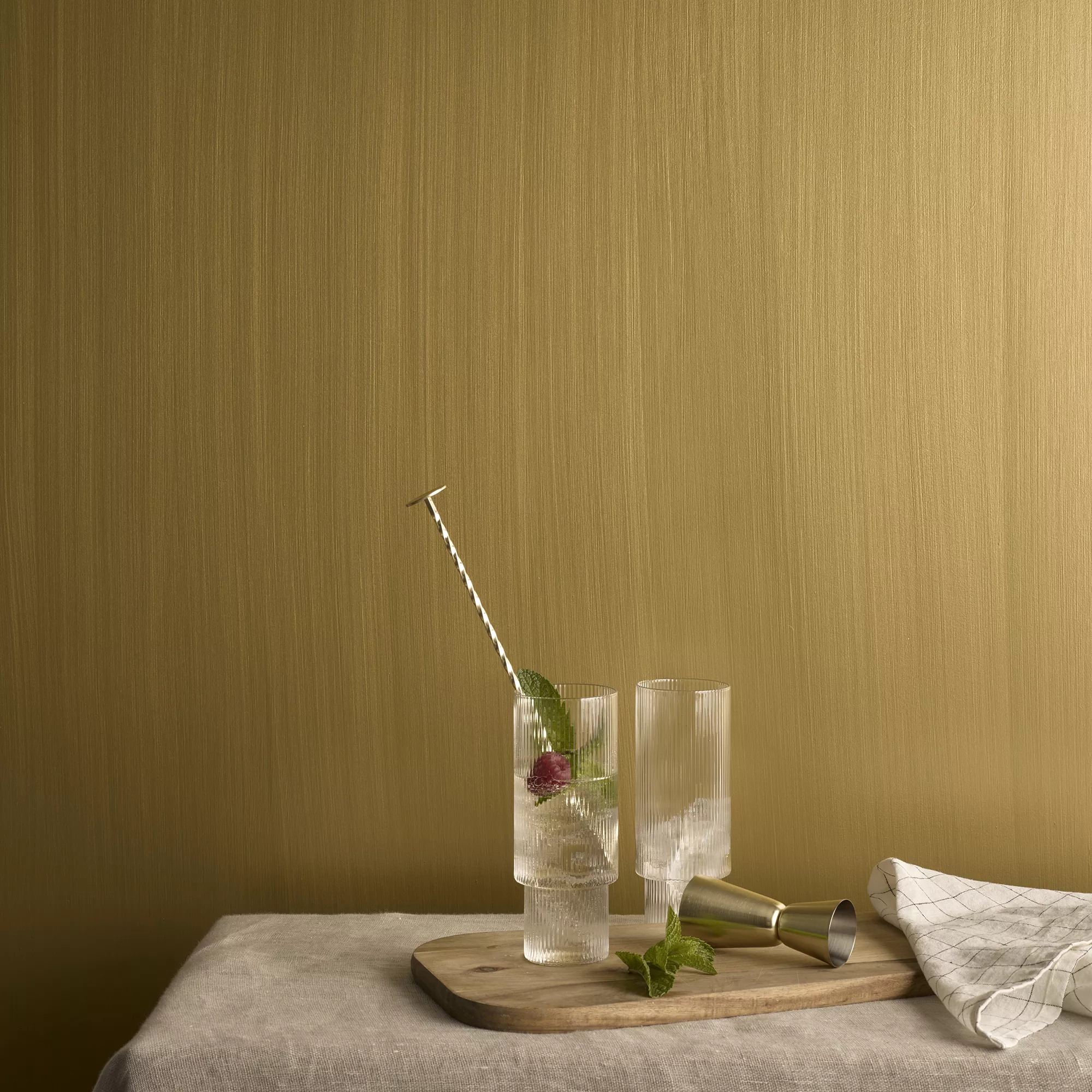 Craig & Rose Artisan Antique Gold Effect Mid Sheen Topcoat Special Effect Paint, 250ml 4 Craig & Rose Artisan Antique Gold Effect Mid Sheen Topcoat Special Effect Paint, 250ml - Image 4