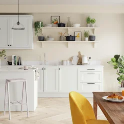 Dulux Easycare Kitchen Natural Calico Matt Emulsion Paint, 2.5L -Trade Point dulux easycare kitchen natural calico matt emulsion paint 2 5l5010212529553 05i bq