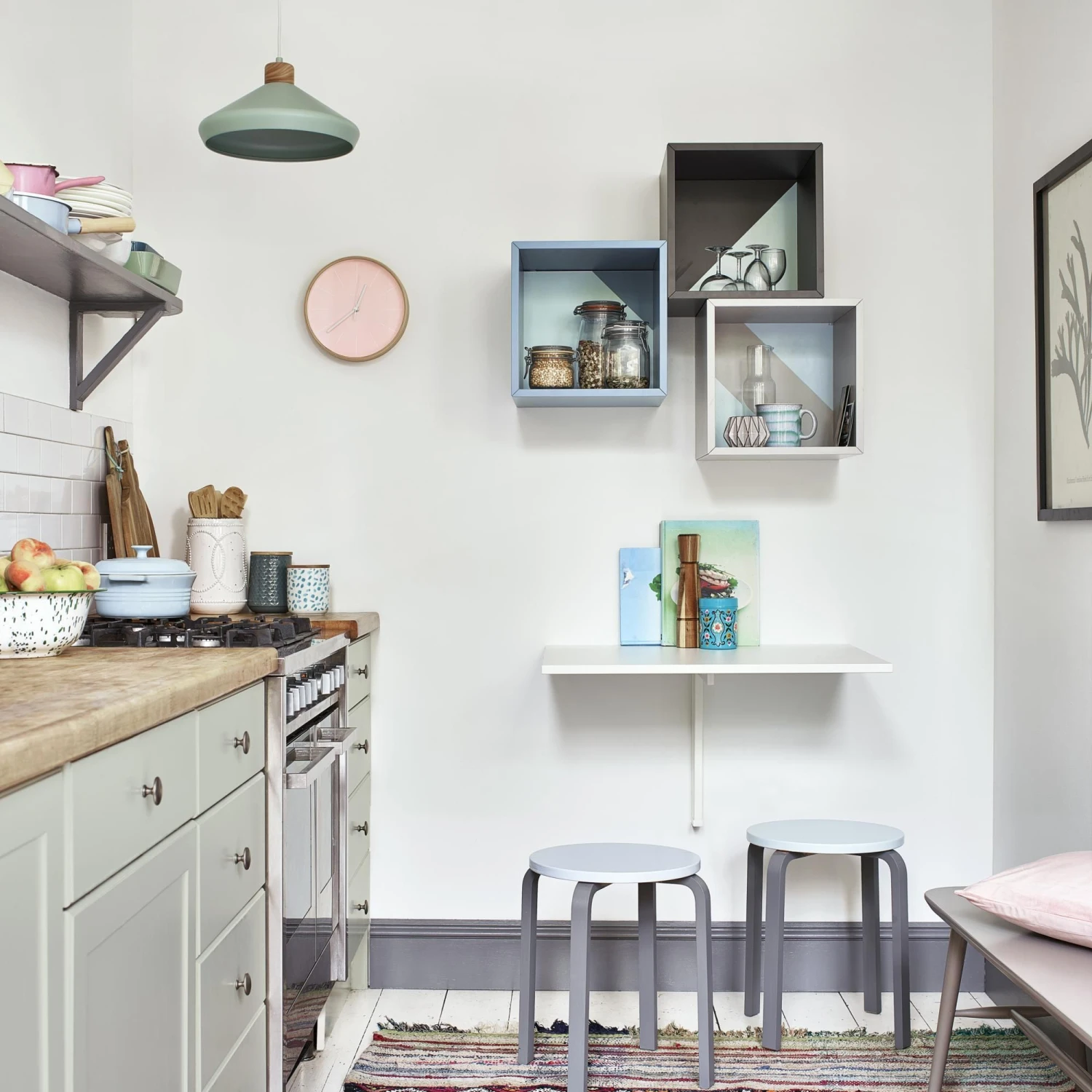 Dulux Quick Dry White Cotton Gloss Metal & Wood Paint, 750ml 3 Dulux Quick Dry White Cotton Gloss Metal & Wood Paint, 750ml - Image 3