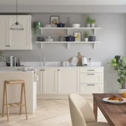 Dulux Walls & Ceilings Chic Shadow Matt Emulsion Paint, 5L -Trade Point dulux walls ceilings chic shadow matt emulsion paint 5l5010212636251 02i bq