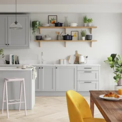 Dulux Walls & Ceilings White Mist Matt Emulsion Paint, 5L -Trade Point dulux walls ceilings white mist matt emulsion paint 5l5010212517307 05i bq