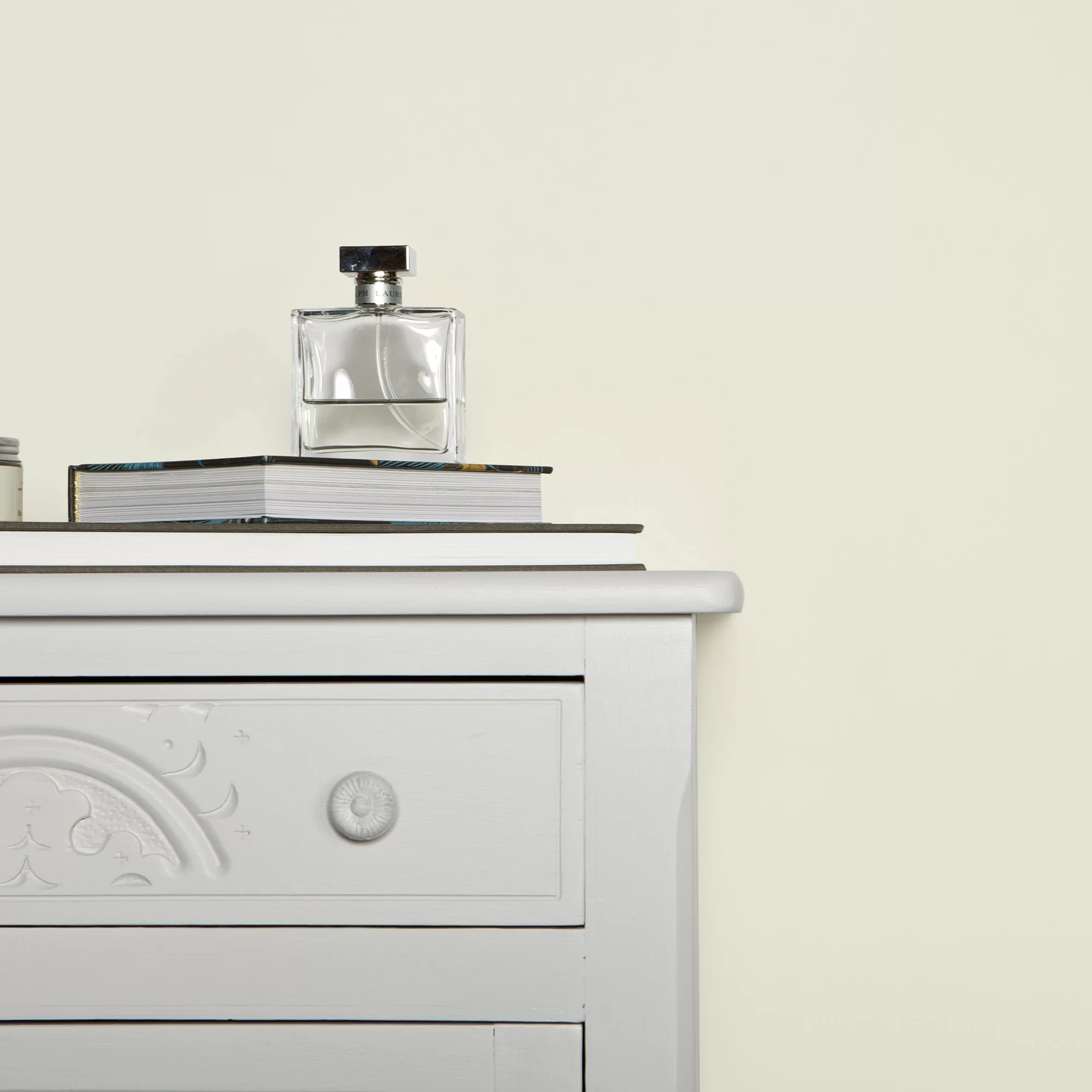 Farrow & Ball Estate Green Ground No.206 Eggshell Paint, 750ml 4 Farrow & Ball Estate Green Ground No.206 Eggshell Paint, 750ml - Image 4