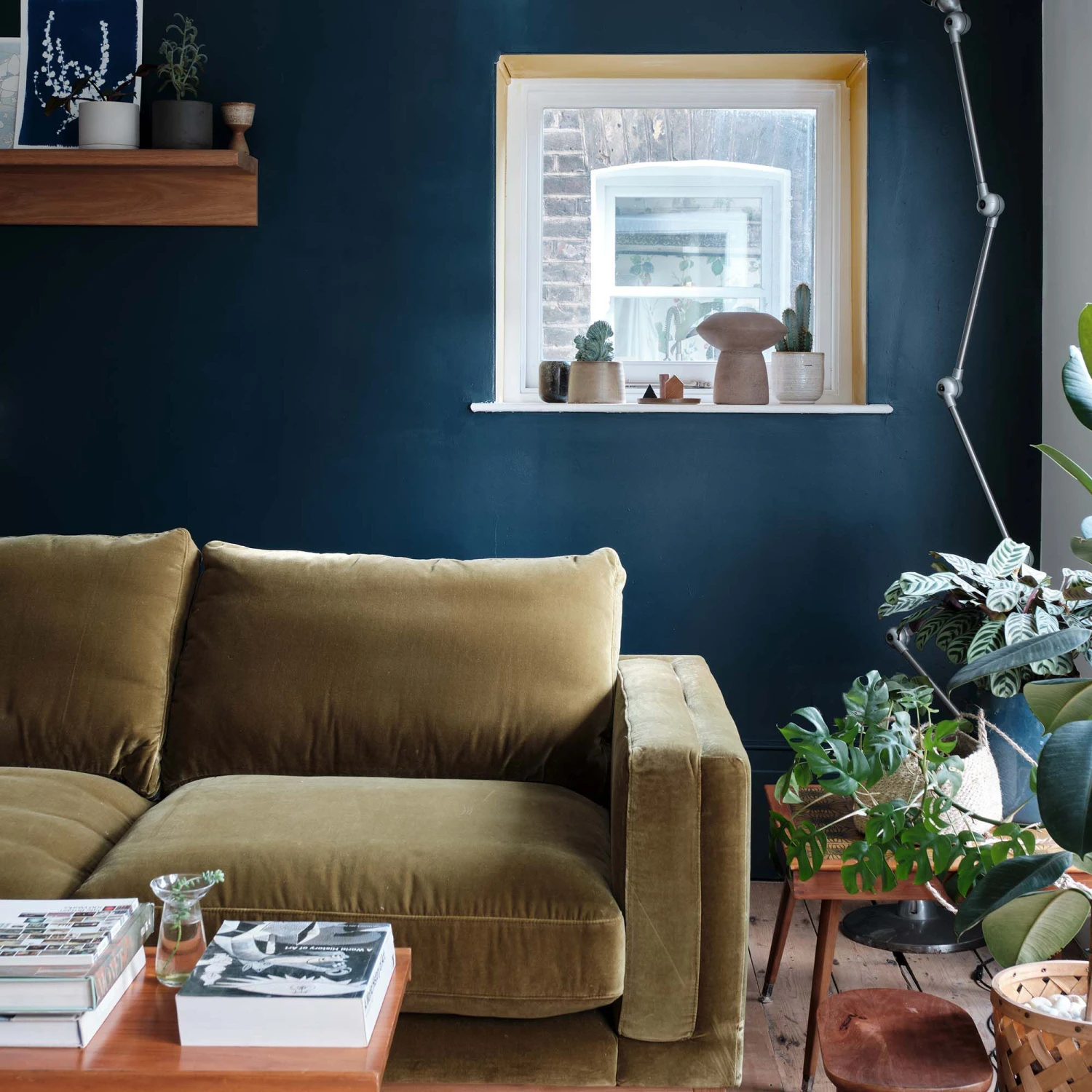 Farrow & Ball Estate Hague Blue No.30 Eggshell Paint, 2.5L 4 Farrow & Ball Estate Hague Blue No.30 Eggshell Paint, 2.5L - Image 4