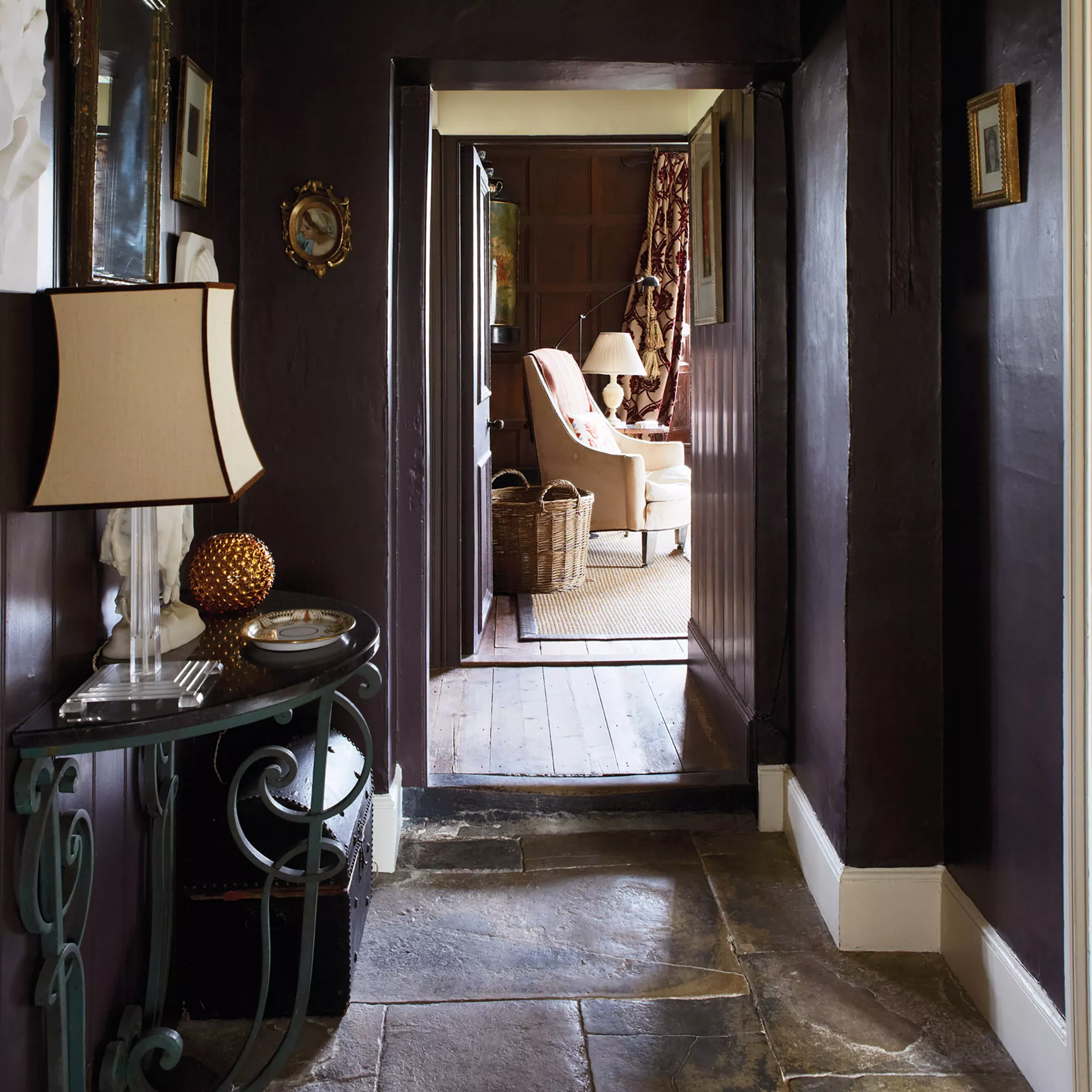 Farrow & Ball Estate Mahogany No.36 Eggshell Paint, 750ml 4 Farrow & Ball Estate Mahogany No.36 Eggshell Paint, 750ml - Image 4