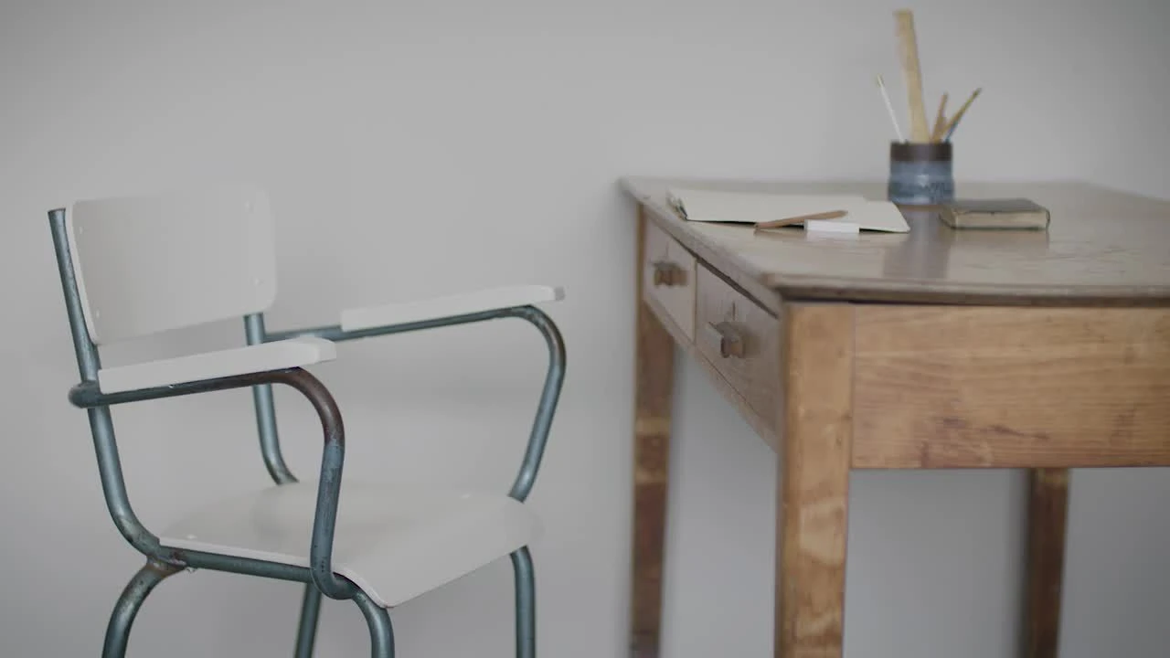 Farrow & Ball Estate School House White No.291 Eggshell Metal & Wood Paint, 2.5L 2 Farrow & Ball Estate School House White No.291 Eggshell Metal & Wood Paint, 2.5L - Image 2